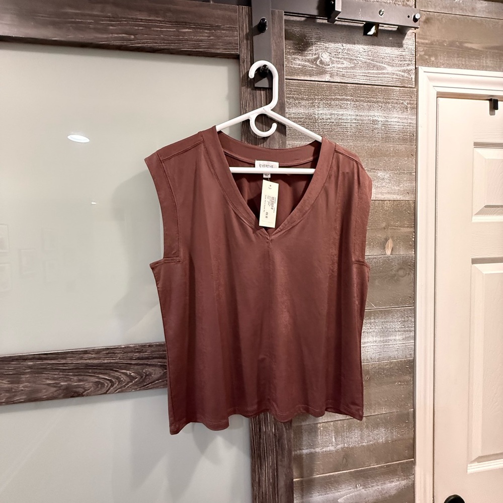 Evereve Rust Red Short Sleeve V-Neck Tee